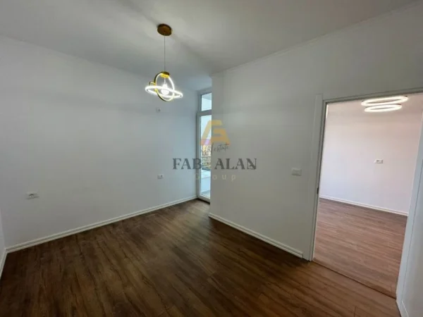 Tirane, shitet apartament 1+1 Kati 4, 63 m² 119.000 € (Kopshti Botanik)