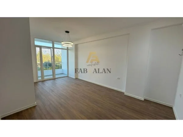 Tirane, shitet apartament 1+1 Kati 4, 63 m² 119.000 € (Kopshti Botanik)