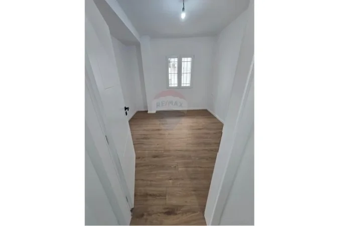 Tirane, shitet apartament 2+1 , 120.000 € (Ferit Xhajko)