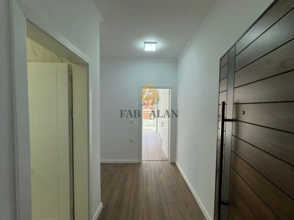 Tirane, shitet apartament 1+1 Kati 4, 63 m² 119.000 € (Kopshti Botanik)