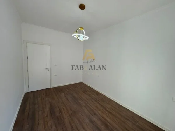 Tirane, shitet apartament 1+1 Kati 4, 63 m² 119.000 € (Kopshti Botanik)