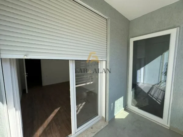 Tirane, shitet apartament 1+1 Kati 4, 63 m² 119.000 € (Kopshti Botanik)