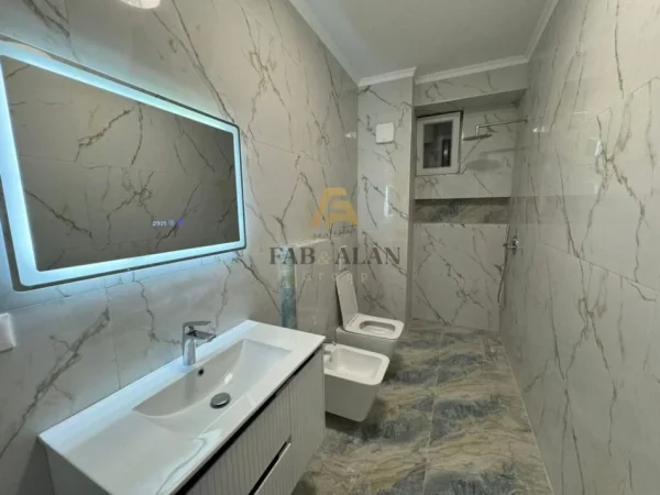 Tirane, shitet apartament 1+1 Kati 4, 63 m² 119.000 € (Kopshti Botanik)