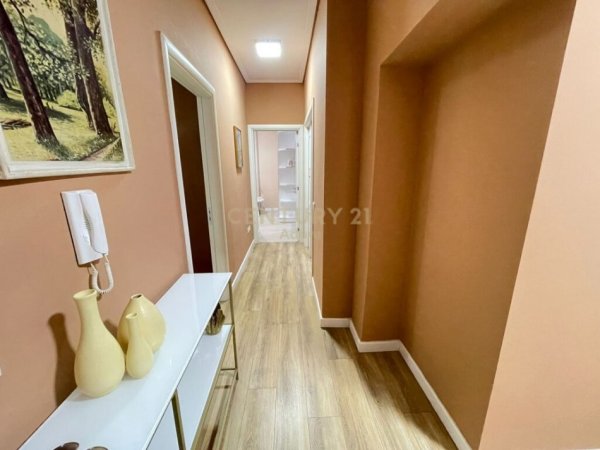 Tirane, jap me qera apartament 2+1 , 85 m² 700 € (Kopshti Botanik Zoologjik)