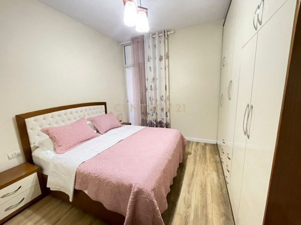 Tirane, jap me qera apartament 2+1 , 85 m² 700 € (Kopshti Botanik Zoologjik)