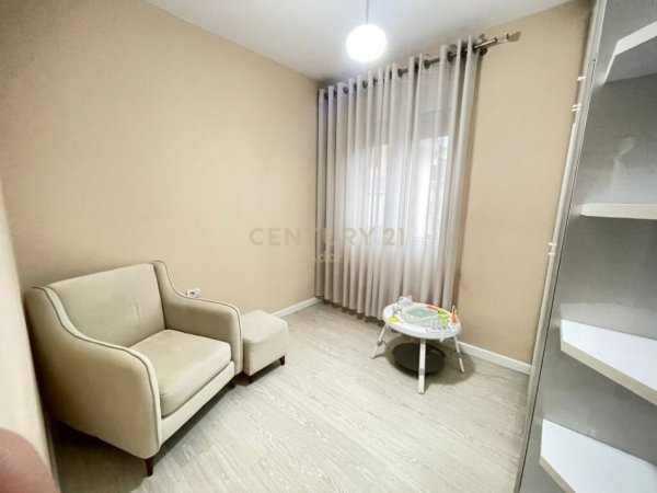 Tirane, jap me qera apartament 2+1 , 85 m² 700 € (Kopshti Botanik Zoologjik)