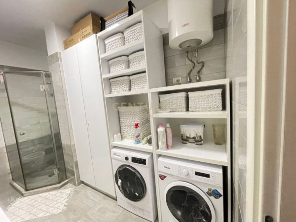 Tirane, jap me qera apartament 2+1 , 85 m² 700 € (Kopshti Botanik Zoologjik)