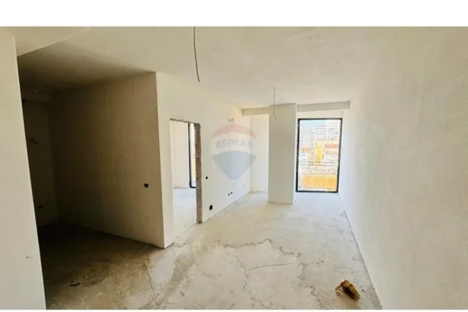 Tirane, shitet apartament 1+1 , 139.000 € (Mine Peza)