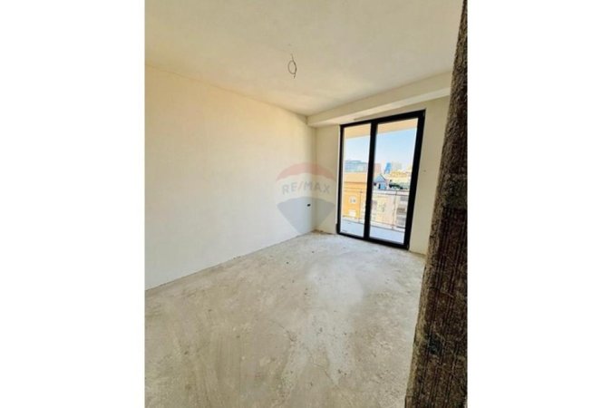 Tirane, shitet apartament 1+1 , 139.000 € (Mine Peza)