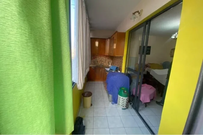 Tirane, shitet apartament 1+1 , 130.000 € (Vasil Shanto)