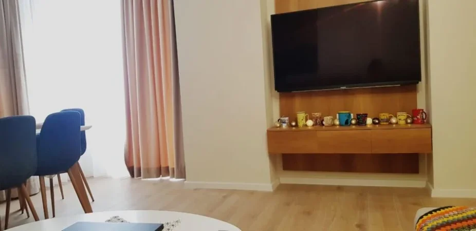 Tirane, shitet apartament 1+1+Ballkon Kati 2, 77 m² 208.000 € (rruga e bogdaneve)