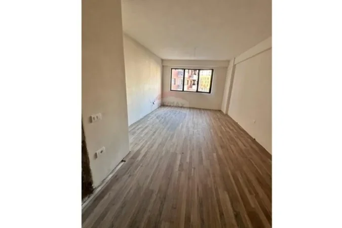 Tirane, shitet apartament 1+1 , 92.000 € (Astir)