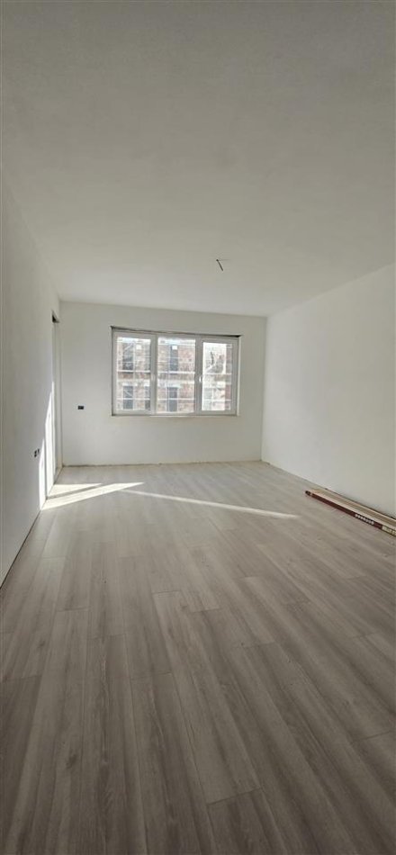 Tirane, shitet apartament 2+1+Ballkon Kati 5, 104 m² 1.003.650 € (Univers City)