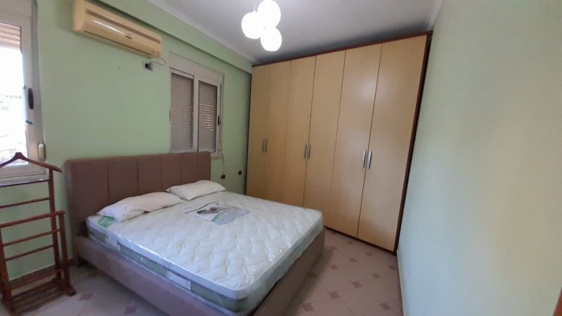 Tirane, Apartament 1+1 me qira Kati 2, 87 m² 600 €  Ministria Arsimit