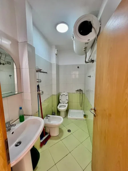 Tirane, shes apartament 1+1+Ballkon Kati 6, 56 m² 160.000 € (Rr. Sami Frasheri te Petronini)