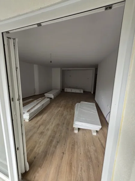 Tirane, jepet me qera zyre Kati 5, 110 m² 1.200 € (Faik Konica)
