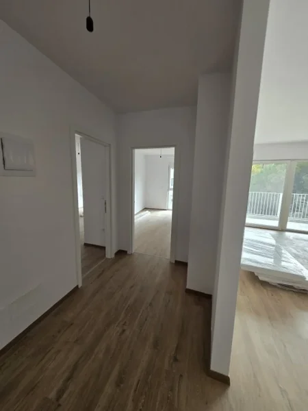 Tirane, jepet me qera zyre Kati 5, 110 m² 1.200 € (Faik Konica)