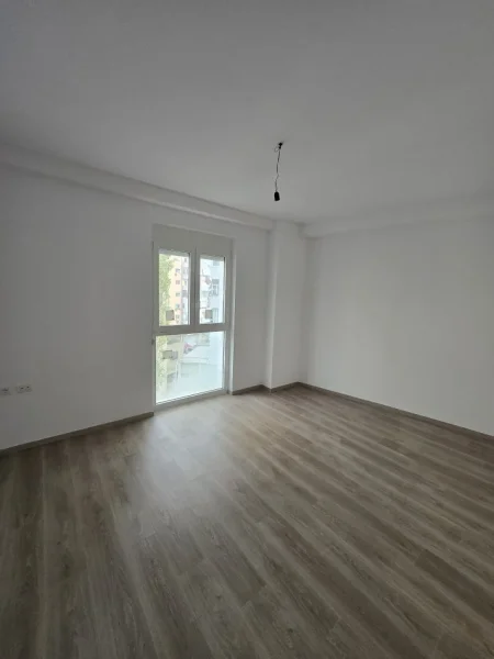 Tirane, jepet me qera Kati 4, 110 m² 1.199 € (Faik Konica)