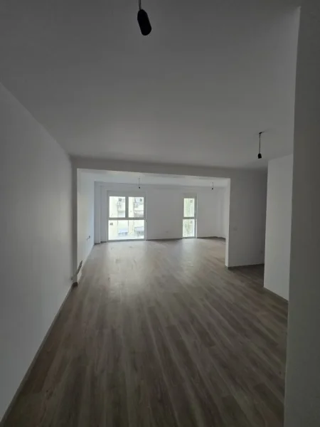 Tirane, jepet me qera Kati 4, 110 m² 1.199 € (Faik Konica)