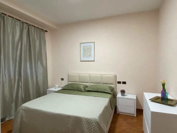 Tirane, shes apartament 1+1+Ballkon Kati 3, 60 m² 180.000 € (Rr. Him Kolli te shkolla Konferenca e Pezes)