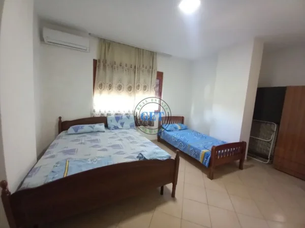 Durres, jepet me qera shtepi 1+1 Kati 1, 80 m² 300 € (Plazh Iliria, Durrës)