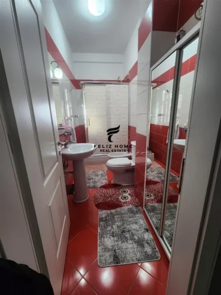 Tirane, shitet apartament 2+1 Kati 3, 105 m² 140.000 € (FRESKU)