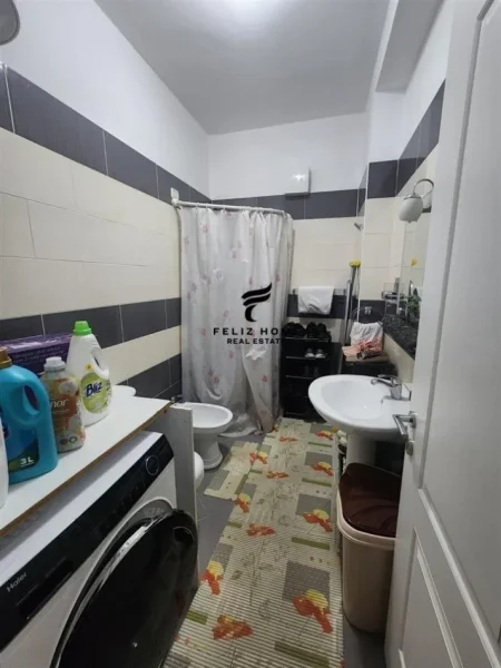 Tirane, shitet apartament 2+1 Kati 3, 105 m² 140.000 € (FRESKU)