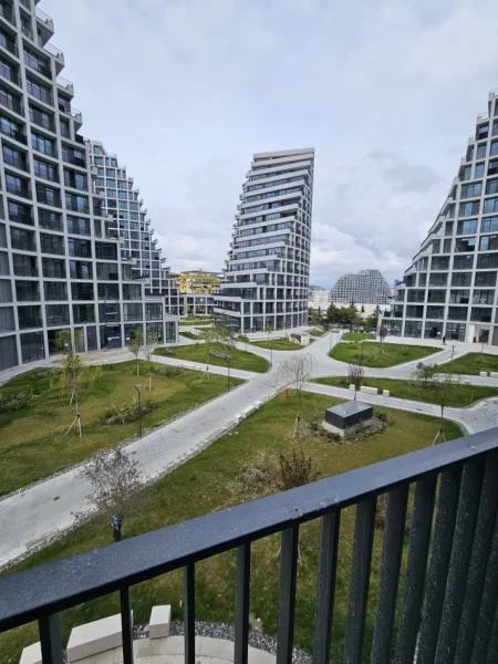 Tirane, jepet me qera Kati 2, 82 m² 1.000 € (Rruga Kosovareve)