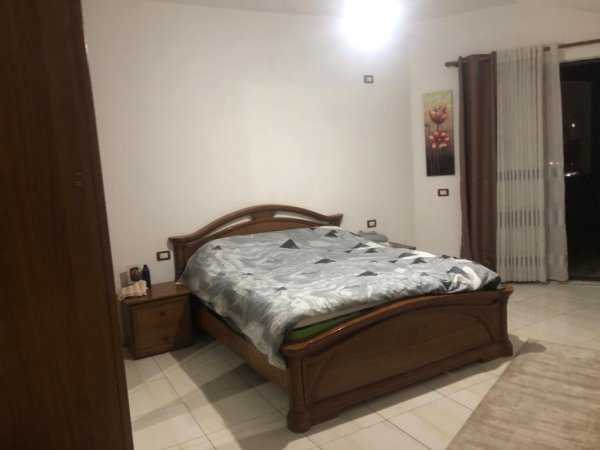 Tirane, jepet me qera apartament 2+1 Kati 2, 115 m² 450 € (Rruga Teodor Keko)