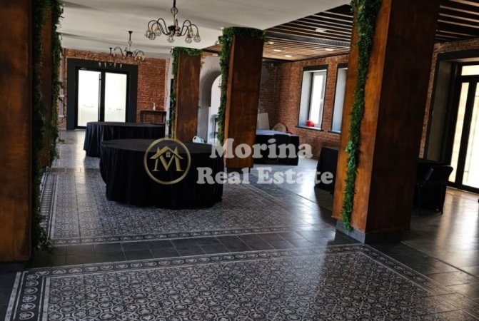 Tirane, jepet me qera ambjent biznesi Kati 2, 850 m² 2.500 € (Kombinat)