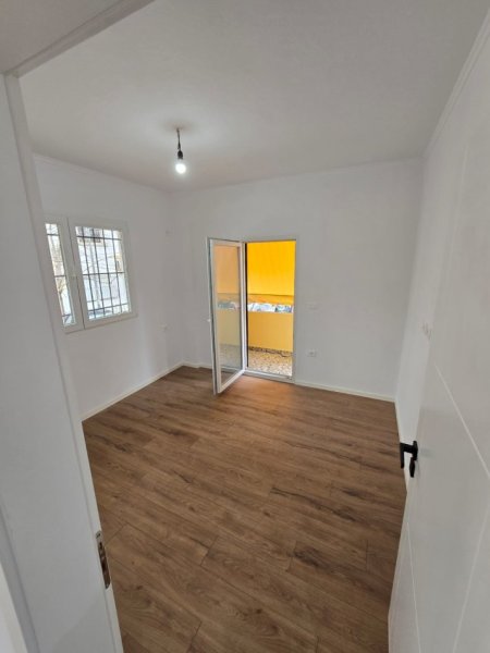 Tirane, shitet apartament 2+1 Kati 3, 65 m² 120.000 € (Rr.Ferit Xhajko . Medreseja)