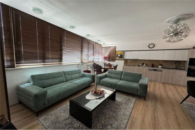Tirane, jepet me qera apartament duplex Dublex Kati 4, 130 m² 1.200 € (Komuna e Parisit)