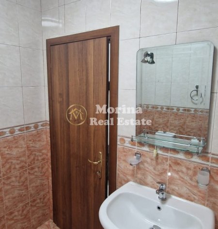 Tirane, jepet me qera apartament 1+1 Kati 3, 65 m² 630 € (Komuna Parisit)