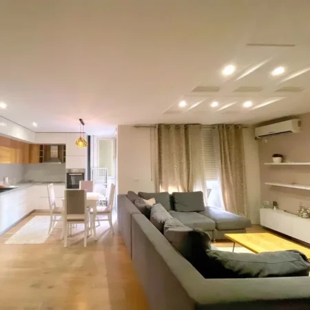 Tirane, shitet apartament duplex 2+1 , 110 m² 169.000 € (Golden Park)
