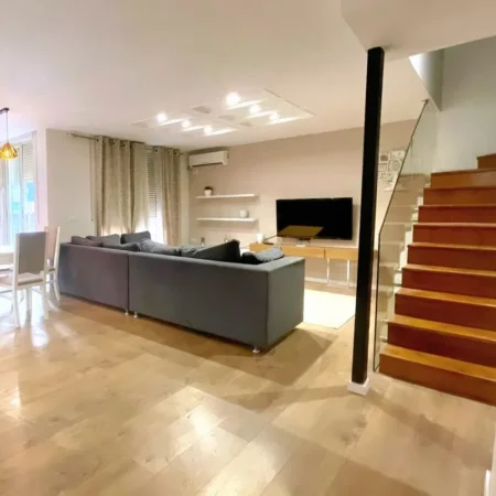 Tirane, shitet apartament duplex 2+1 , 110 m² 169.000 € (Golden Park)