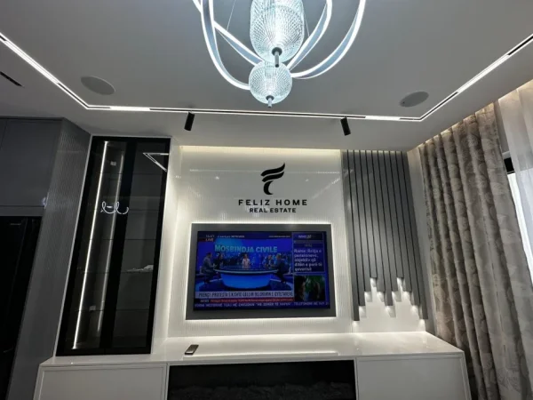 Tirane, jepet me qera apartament 2+1 Kati 3, 117 m² 1.000 € (FARMACIA 10)