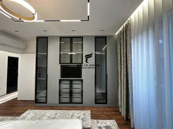 Tirane, jepet me qera apartament 2+1 Kati 3, 117 m² 1.000 € (FARMACIA 10)