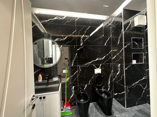 Tirane, jepet me qera apartament 2+1 Kati 3, 117 m² 1.000 € (FARMACIA 10)