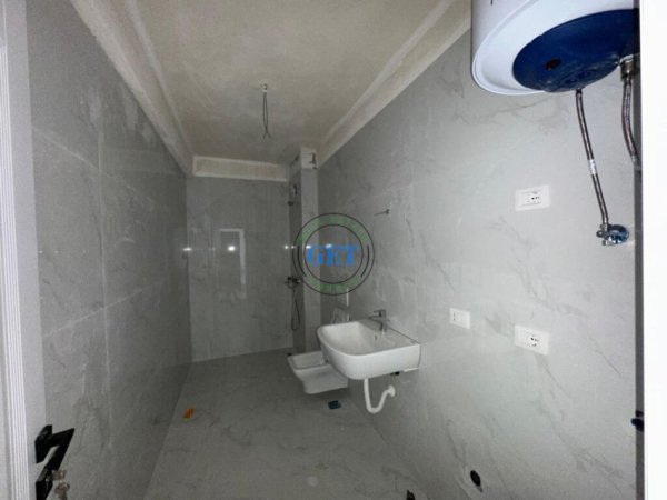 Durres, shitet apartament 2+1+Ballkon Kati 2, 103 m², 1500 euro m2  (Golem)