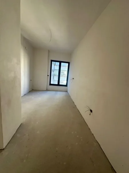 Tirane, shitet apartament 1+1+Ballkon Kati 4, 71 m² 248.150 € (Rruga e Kosovareve)