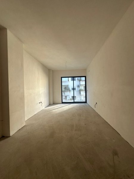 Tirane, shitet apartament 1+1+Ballkon Kati 4, 71 m² 248.150 € (Rruga e Kosovareve)