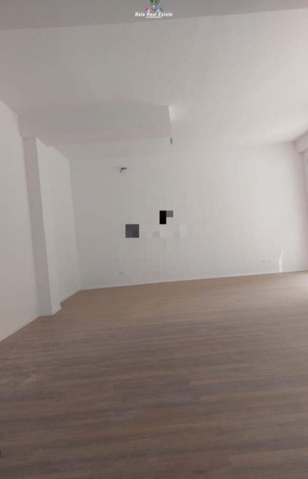 Tirane, jepet me qera dyqan Kati 0, 35 m² 500 € (ali demi)