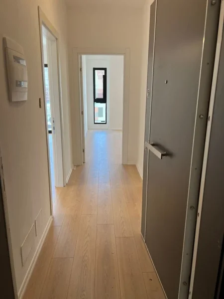 Zyre Me Qera 1+1 Tek Kompleksi Arlis, Farmacia 10 (ID BZ2257) Tirane.