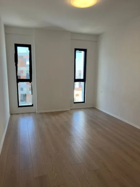 Zyre Me Qera 1+1 Tek Kompleksi Arlis, Farmacia 10 (ID BZ2257) Tirane.