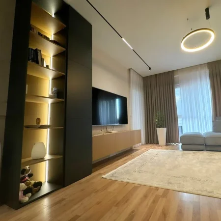 Tirane, shitet apartament 1+1 , 75 m² 145.000 € (5 Maji)