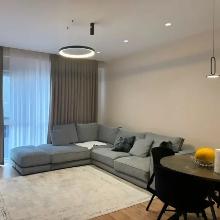 Tirane, shitet apartament 1+1 , 75 m² 145.000 € (5 Maji)