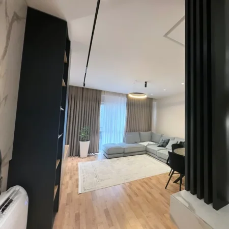 Tirane, shitet apartament 1+1 , 75 m² 145.000 € (5 Maji)