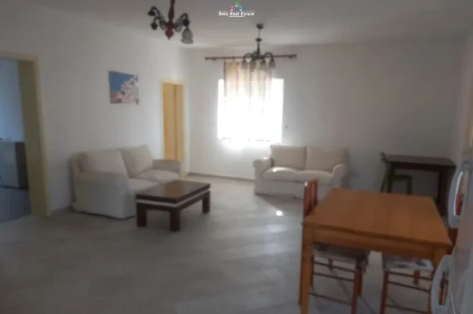 Tirane, jepet me qera Vile 3+1 Kati 2, 120 m² 500 € (Ish Tregu Elektrik)