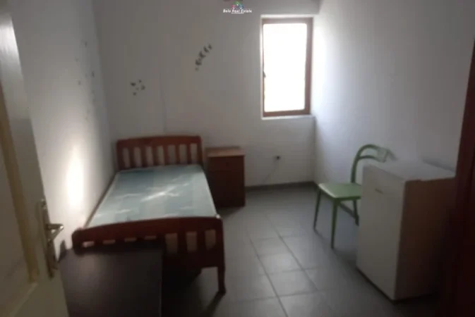 Tirane, jepet me qera Vile 3+1 Kati 2, 120 m² 500 € (Ish Tregu Elektrik)