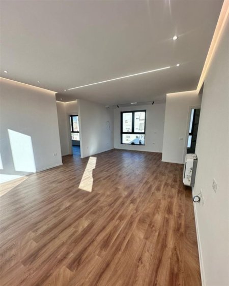 Tirane, shitet apartament 2+1+Ballkon Kati 6, 121 m² 325.000 € (Myslym Shyri)